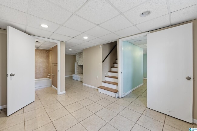 Building Photo - 5956 Crestwood Cir