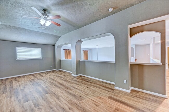 Building Photo - 2409 Shorebrook Dr