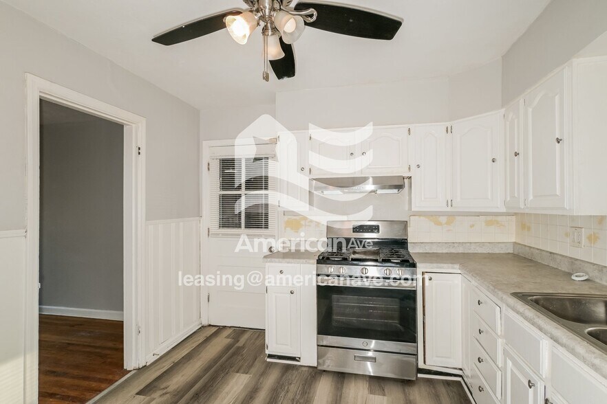 Building Photo - 6910 Groveland Dr