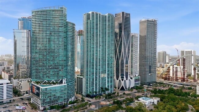 Building Photo - 900 Biscayne Blvd