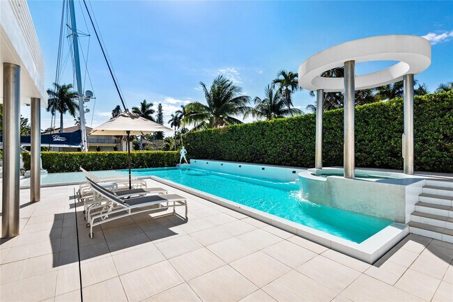 Building Photo - 500 Isle of Capri Dr