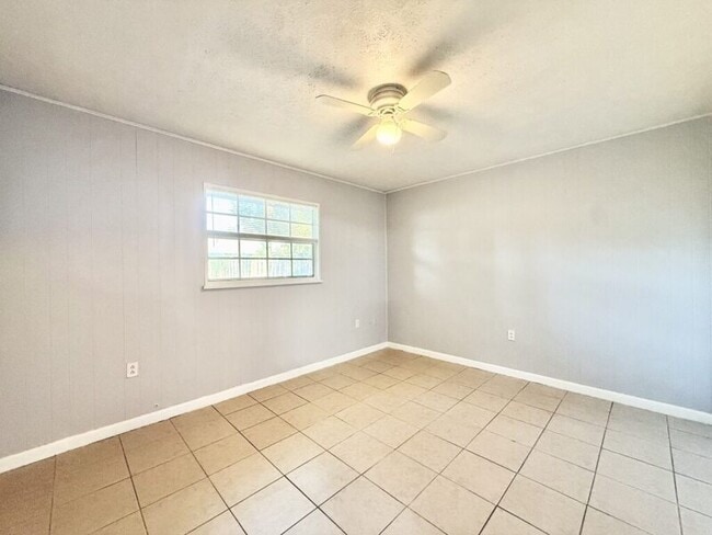 Building Photo - 1339 Eagleview Dr