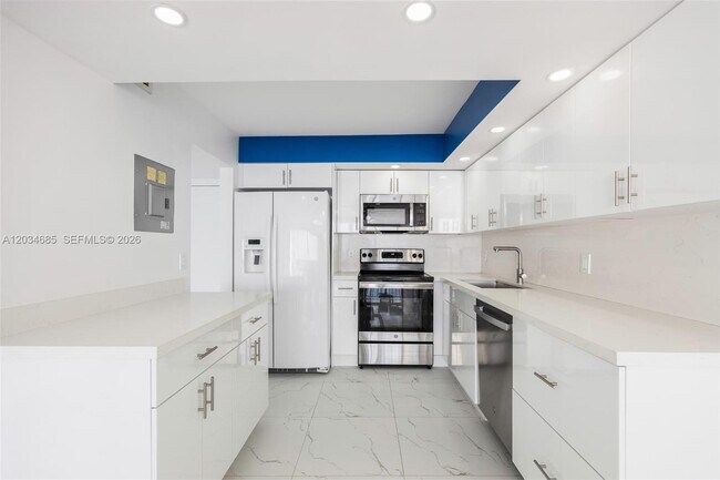 Building Photo - 2401 S Ocean Dr