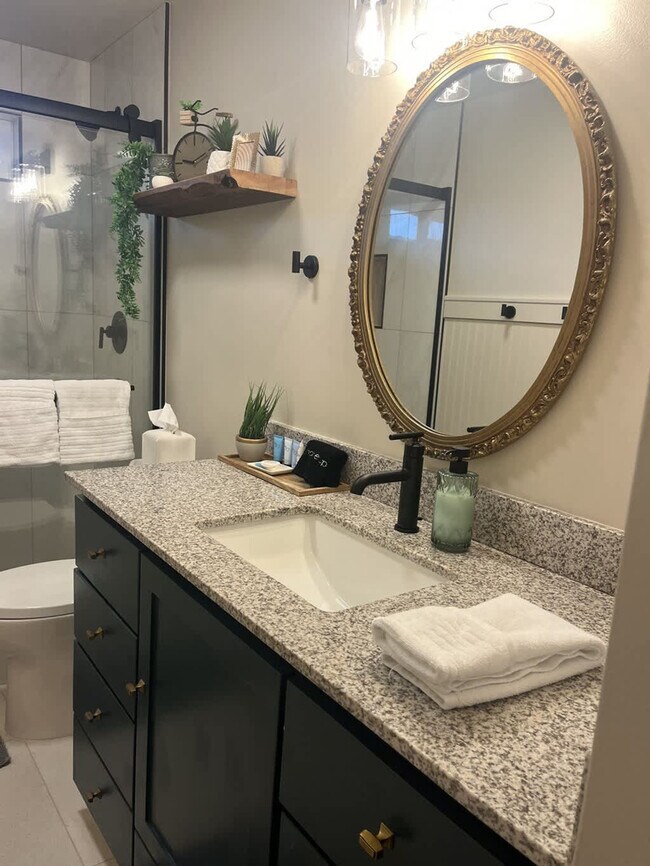 Building Photo - 3413 W Sunset Ave