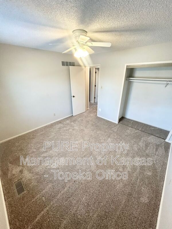 Building Photo - 2746 SE Lakeshore Blvd