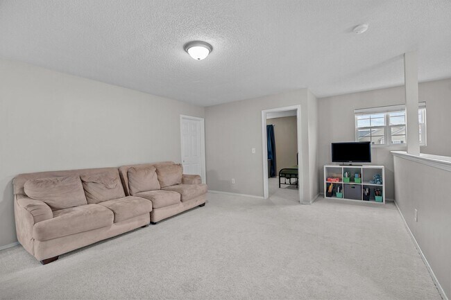 Building Photo - Fantastic 4 Bedroom, 3 Bath home near Brier Creek & RDU, Fenced-in Yard, Bonus Room, Pet Friendly!
