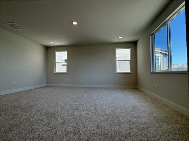 Building Photo - 140 Labrusca Dr