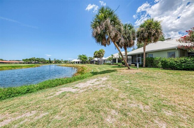 Building Photo - 549 Fallbrook Dr