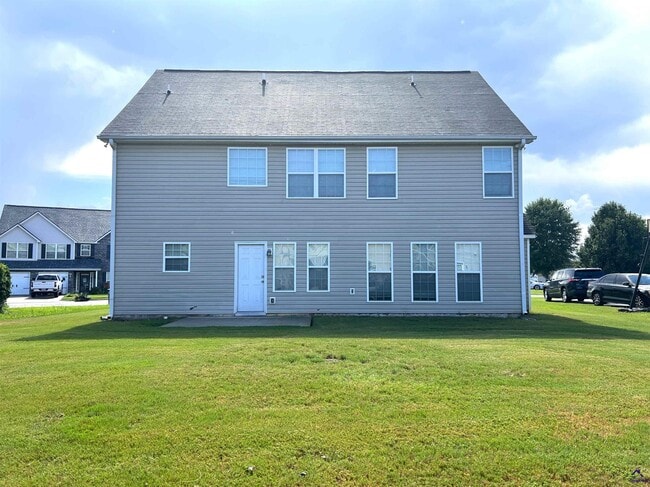 Building Photo - 401 Timberwind Dr