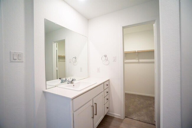 Building Photo - 1107 Rustic Willow Dr