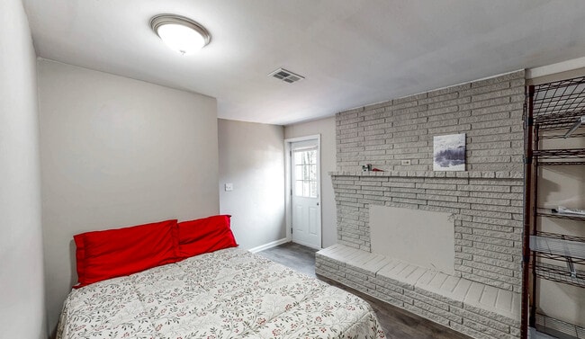 Building Photo - 160 Kittrell Dr SW