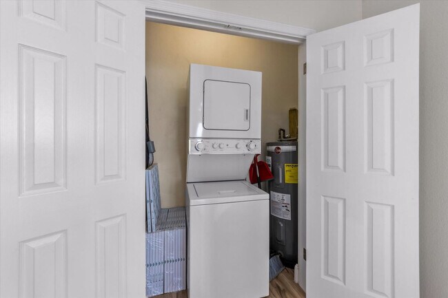 Building Photo - 3708 Gulf Dr