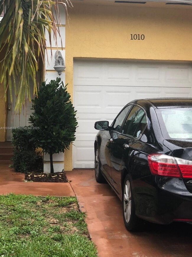 Building Photo - 1010 NW 2nd Ave