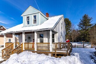 Building Photo - Spacious 3-Bedroom Home