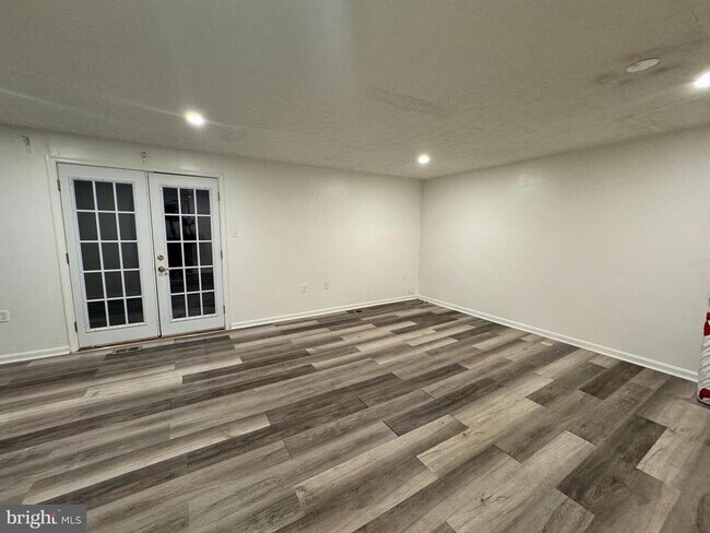 Building Photo - 7260 Procopio Cir