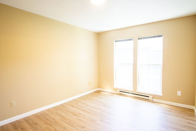 Building Photo - 236 SW Meade St