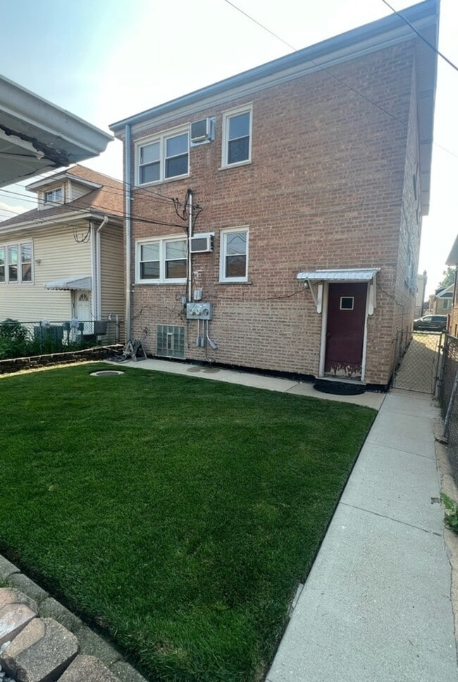 Building Photo - 5441 Latrobe Ave