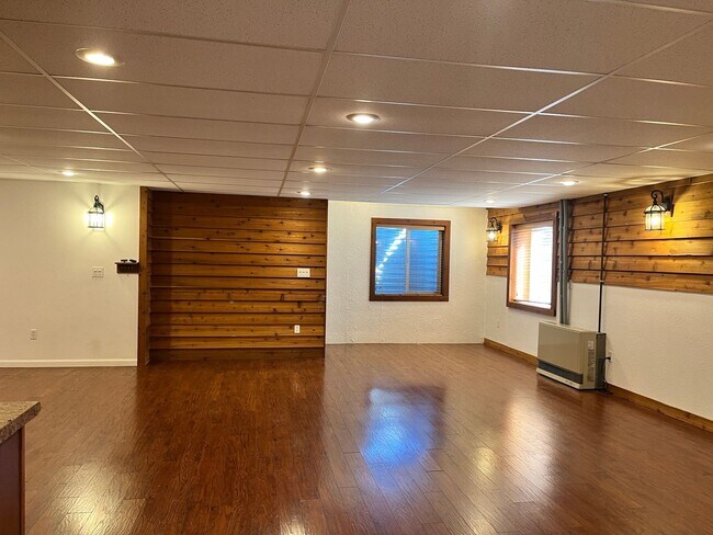 Building Photo - Bright 2 Bed / 2 Bath Basement Apartment with Garage Access – Driggs, ID