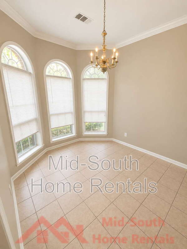 Building Photo - 9901 Woodland Bend Dr