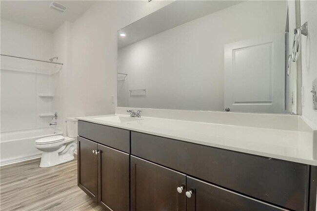 Building Photo - 7213 Tonka Ln