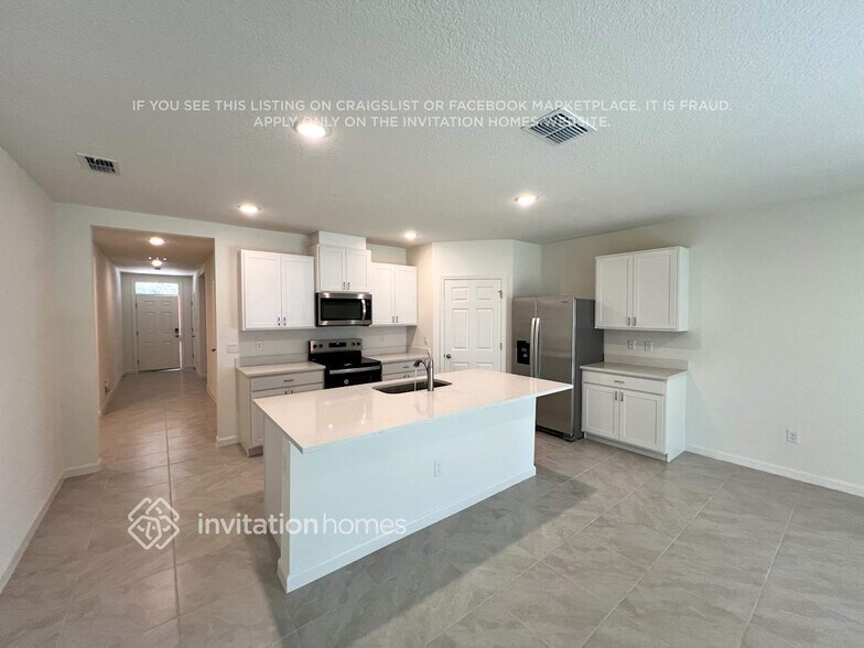 Building Photo - 534 SW Prima Vista Blvd