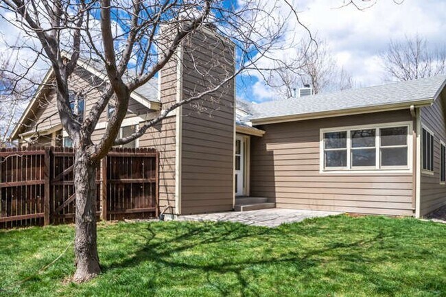 Building Photo - Online for roommate application ONLY