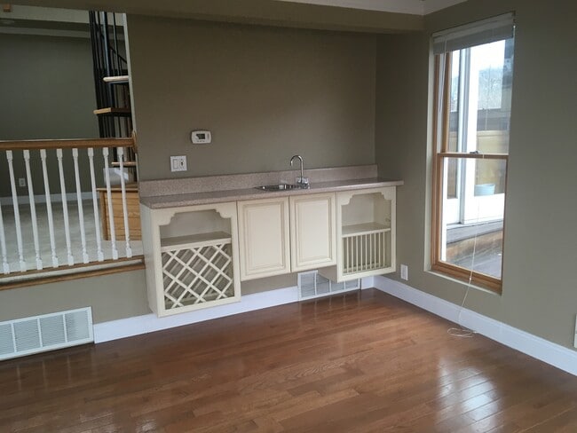 Building Photo - 68 S 11th St