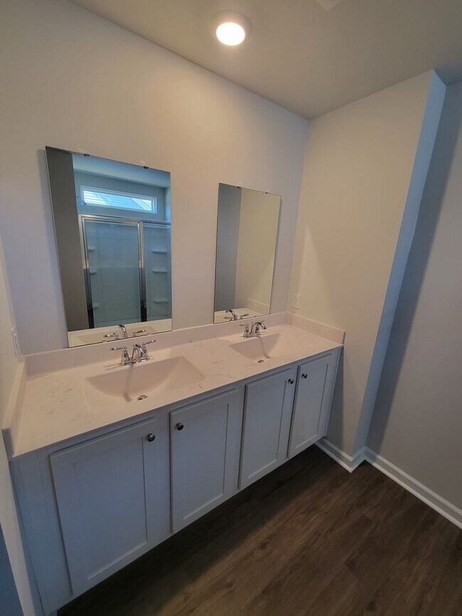 Building Photo - Gorgeous Newer Construction In Sneads Ferry!!