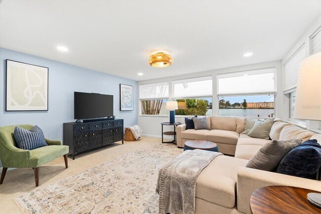 Building Photo - 8848 Sunlit Cove Dr NE