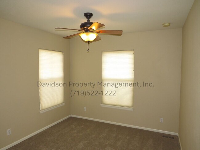 Building Photo - Charming 3 Bedroom Townhouse in South Colo...