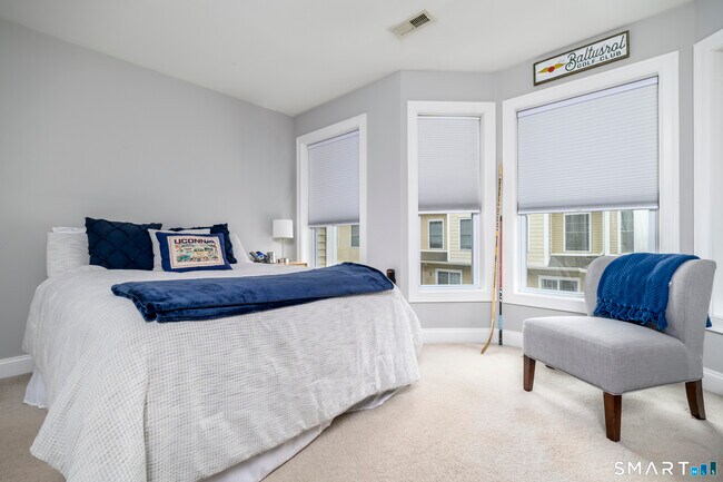 Building Photo - 85 Camp Ave