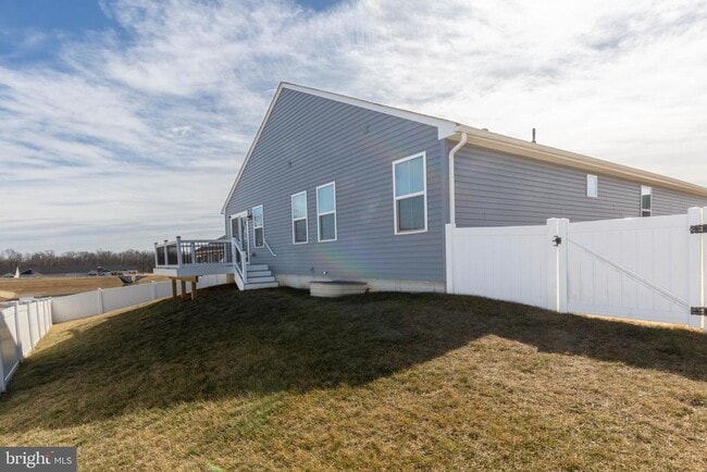 Building Photo - 210 Eternal Way