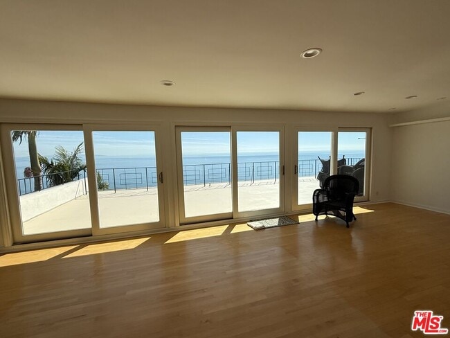 Building Photo - 18139 Coastline Dr