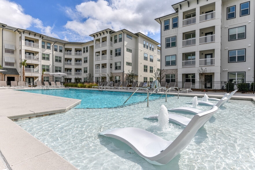 The Burke 1945 Hanahan Rd North Charleston SC 29406 Apartment Finder