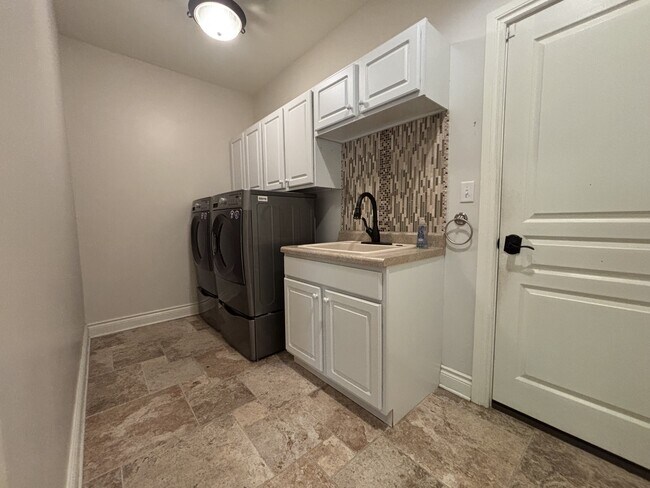 Building Photo - 116 Marco Polo Dr