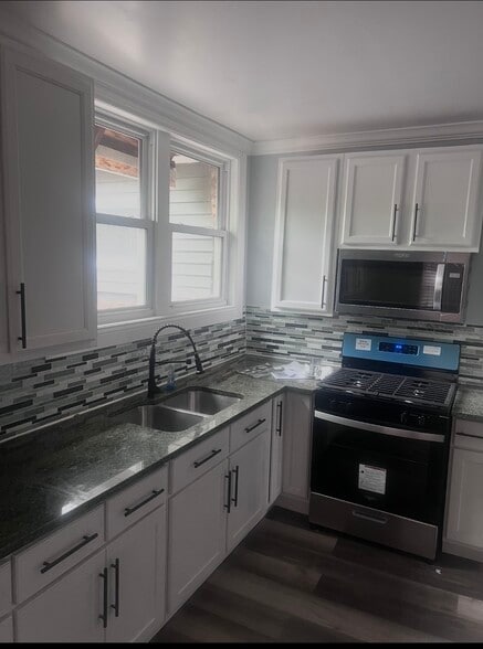 Primary Photo - 15433 Myrtle Ave