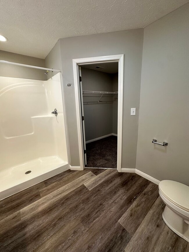 Building Photo - Lovely 3bdrm Home!