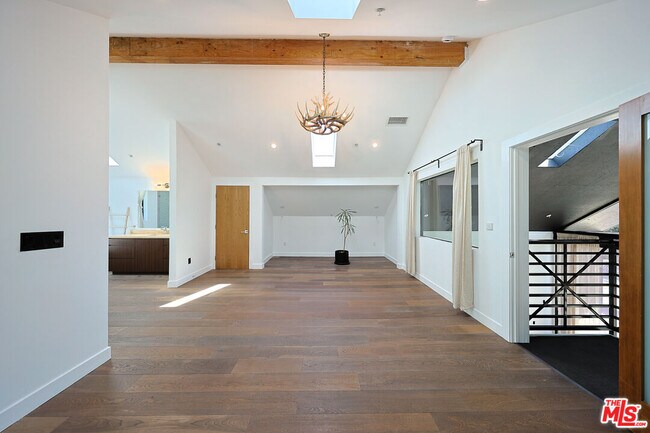 Building Photo - 2230 Glendale Blvd