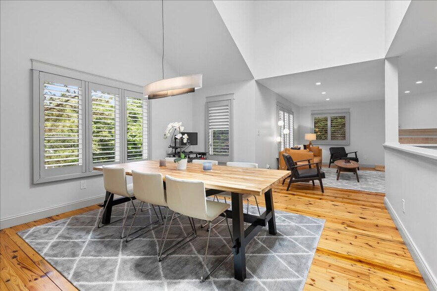 Building Photo - 710 Lighthouse Ave