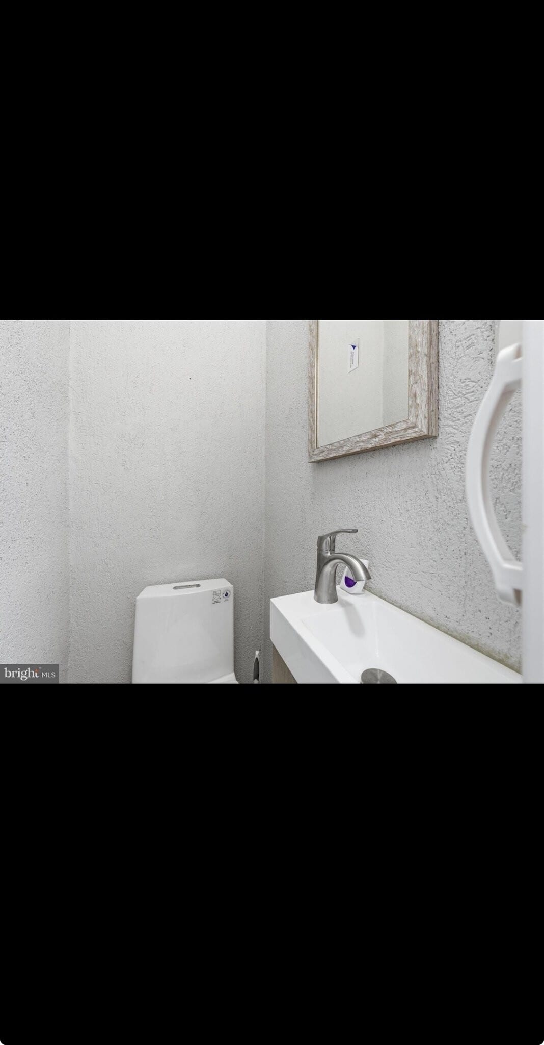 Building Photo - 6617 Rutland St