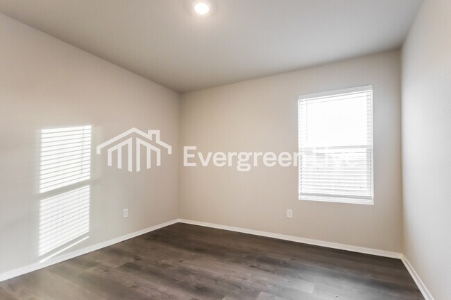 Building Photo - 6613 NW Kathleen St