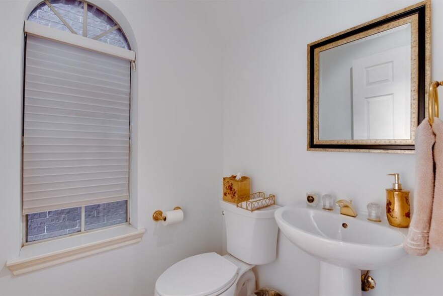 Building Photo - 2307 Huldy St