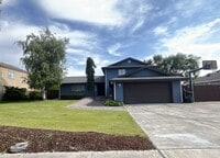 Building Photo - Beautiful 4 Bedroom Home on the Lake-First Month FREE!