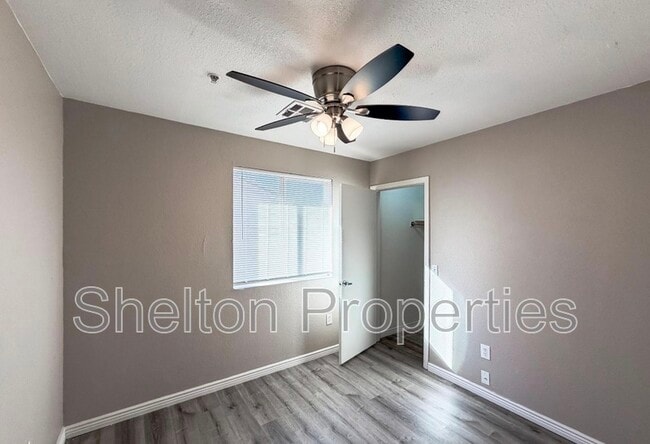 Building Photo - 6301 W Earll Dr