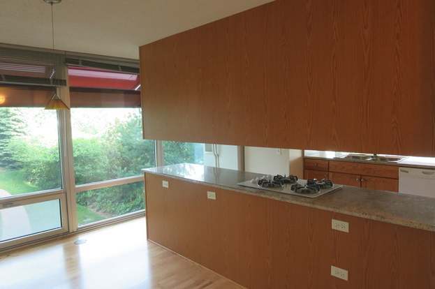 Building Photo - 9655 Woods Dr