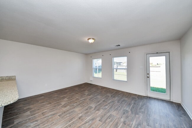 Building Photo - 164 Goldenrod