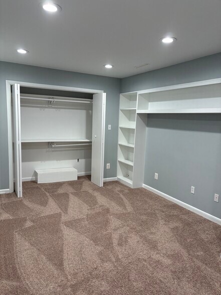 Building Photo - 14407 Oakvale St