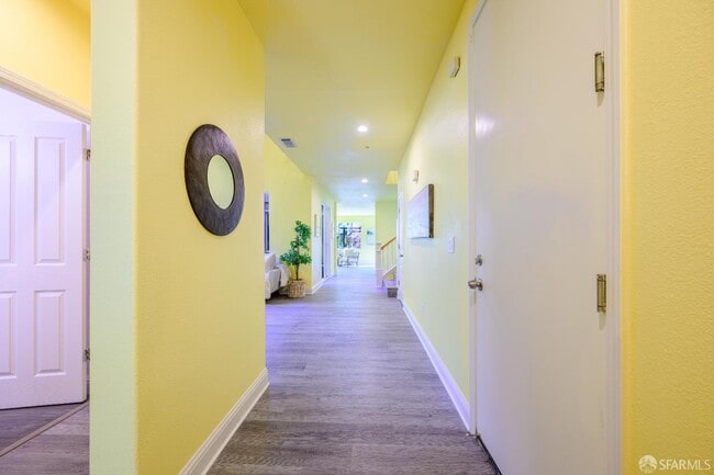 Building Photo - 5476 Summerfield Dr