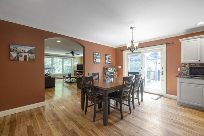 Building Photo - 398 Sam Allen Rd