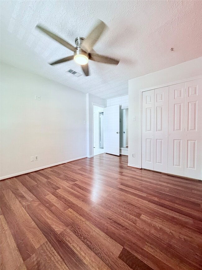 Building Photo - 6610 La Puente Dr